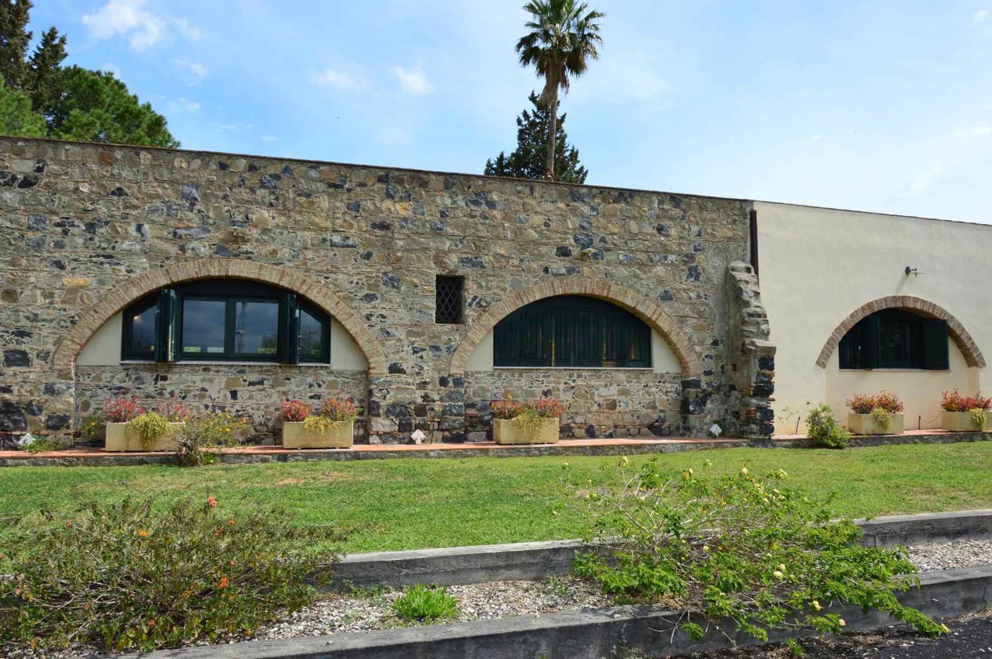 Antico Borgo Etneo Country Hotel Calatabiano Exterior photo