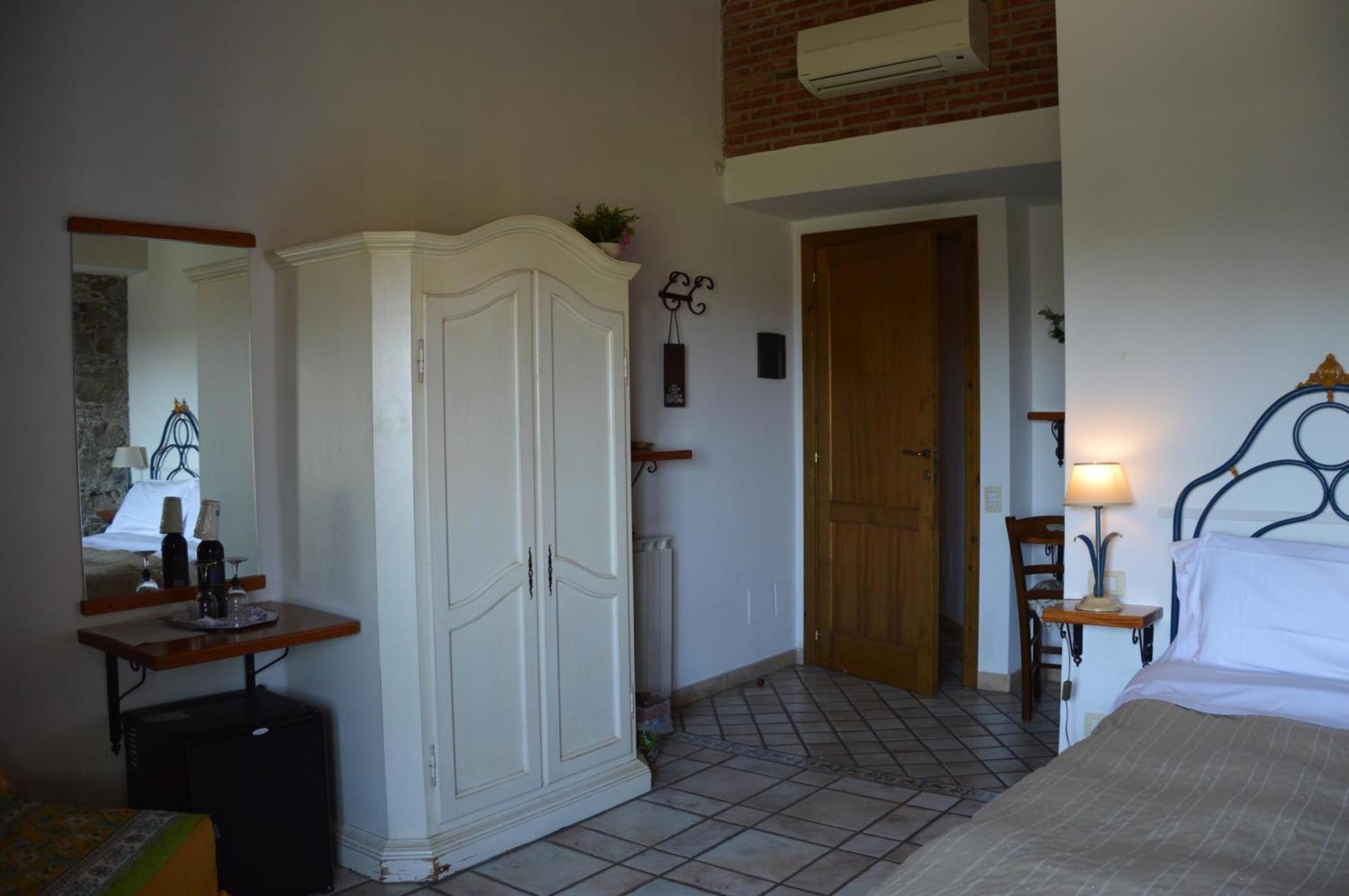 Antico Borgo Etneo Country Hotel Calatabiano Exterior photo
